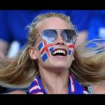 mujeres islandesas se caracterizan por sus cabelleras rubias y sus ojos claro